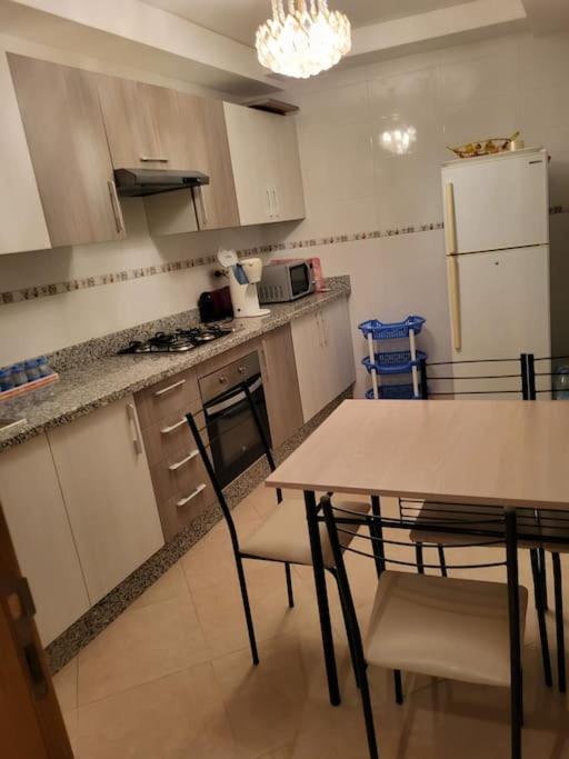Rare Appartement De Vacances Танжер Екстериор снимка
